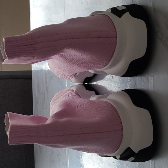 Balenciaga Logo Pink Track Sneakers - Picture 4 of 8